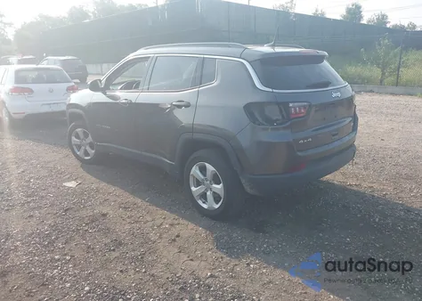 2021 Jeep Compass Latitude 4X4 z USA, uszkodzony, nr VIN 3C4NJDBB1MT506812